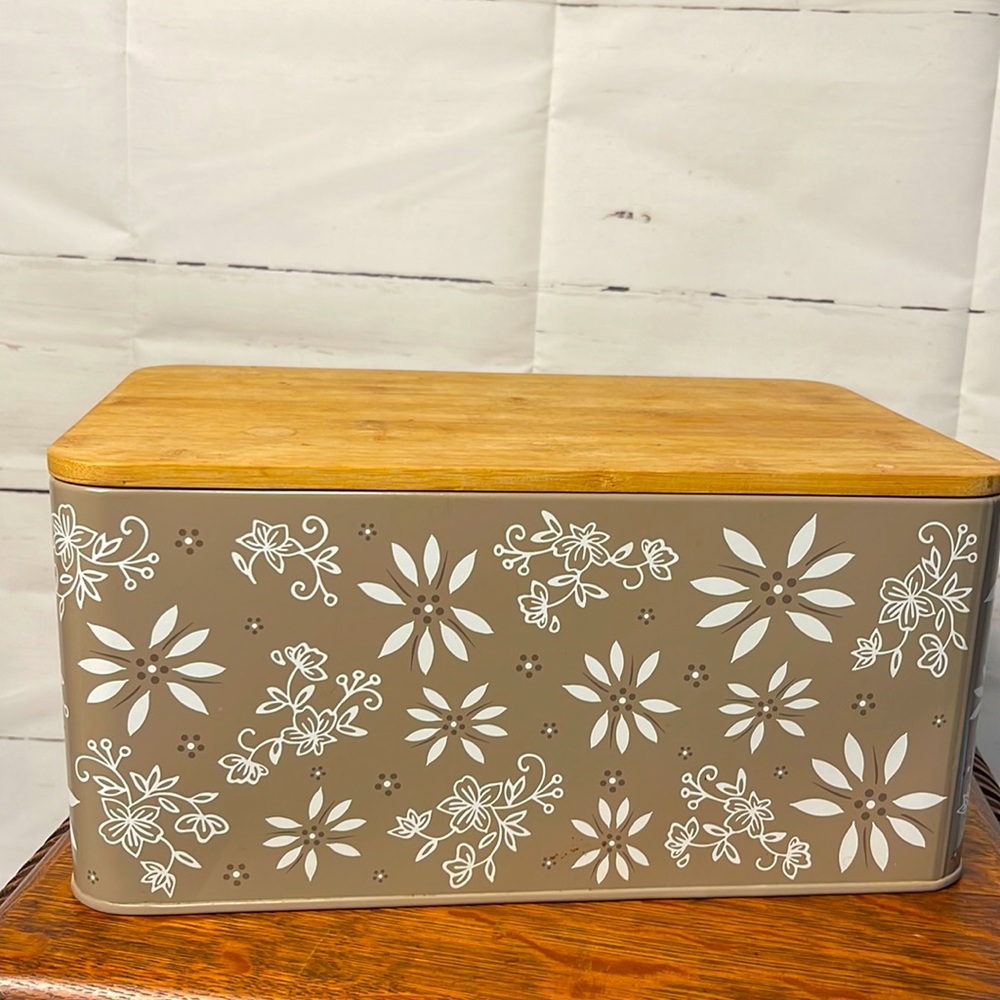 Temptations bread box